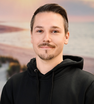 Max De Maria ist Lagerleiter von EMS Event- und Messe-Service.
