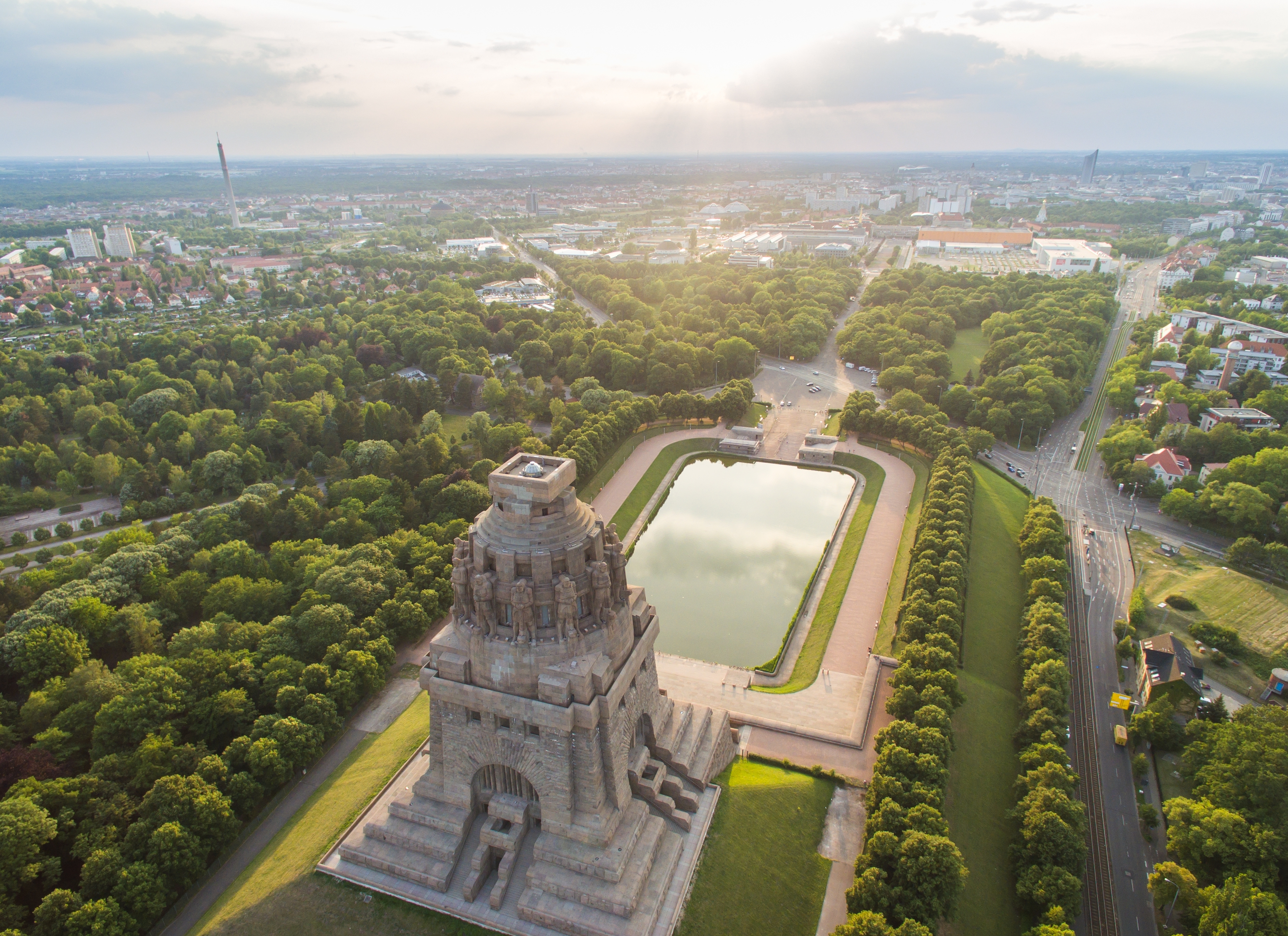 Das Völkerschlachtdenkmal in Lepizig aus der Vogelperspektive